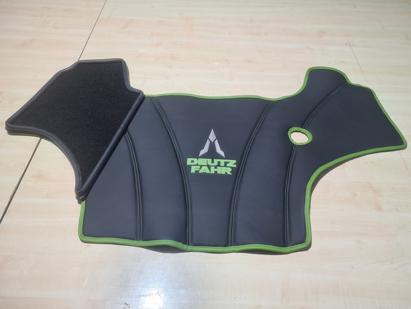 Gulvmatte til Deutz-Fahr Serie 6 Agrotron M / TTV
