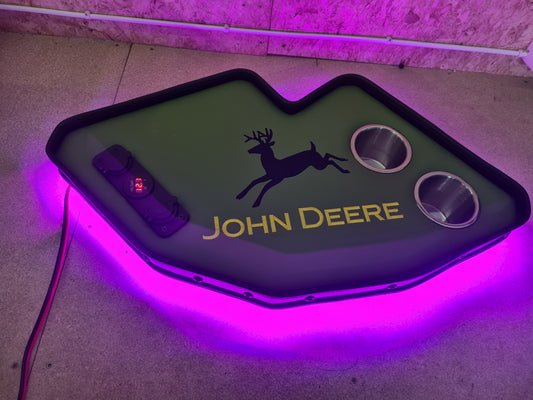 Traktorbord. John Deere 6-7