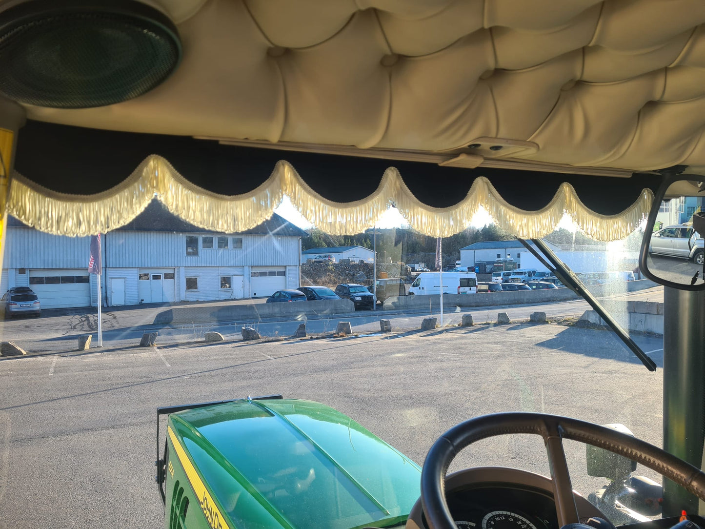 Frontkappe i Stoff til traktor 135 cm- Klar til sending.