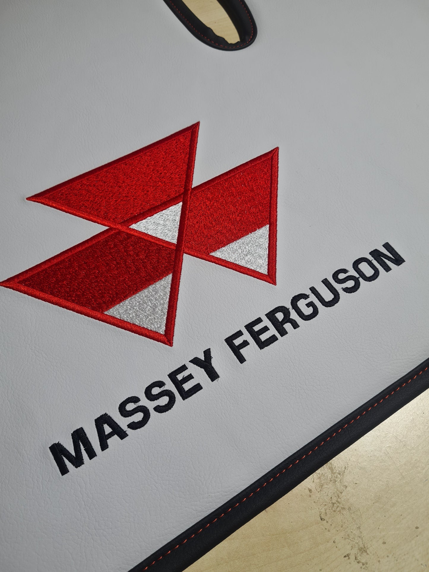 Gulv til Massey Ferguson 4M