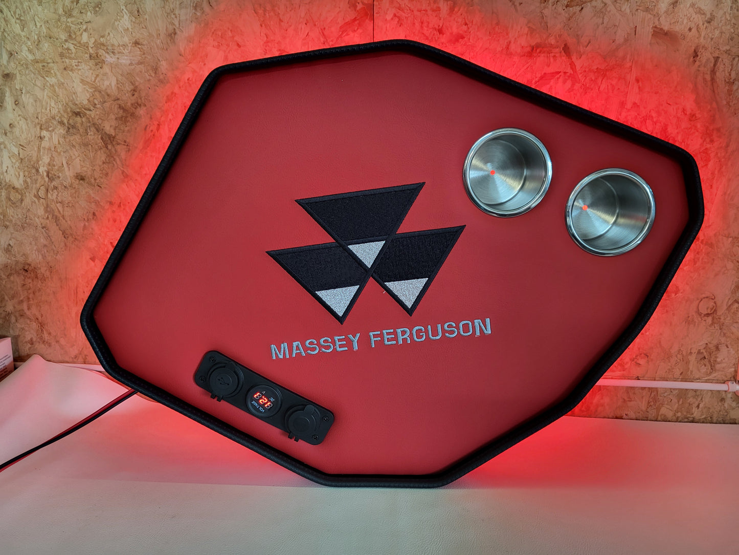 Traktorbord passer til Massey Ferguson 6S