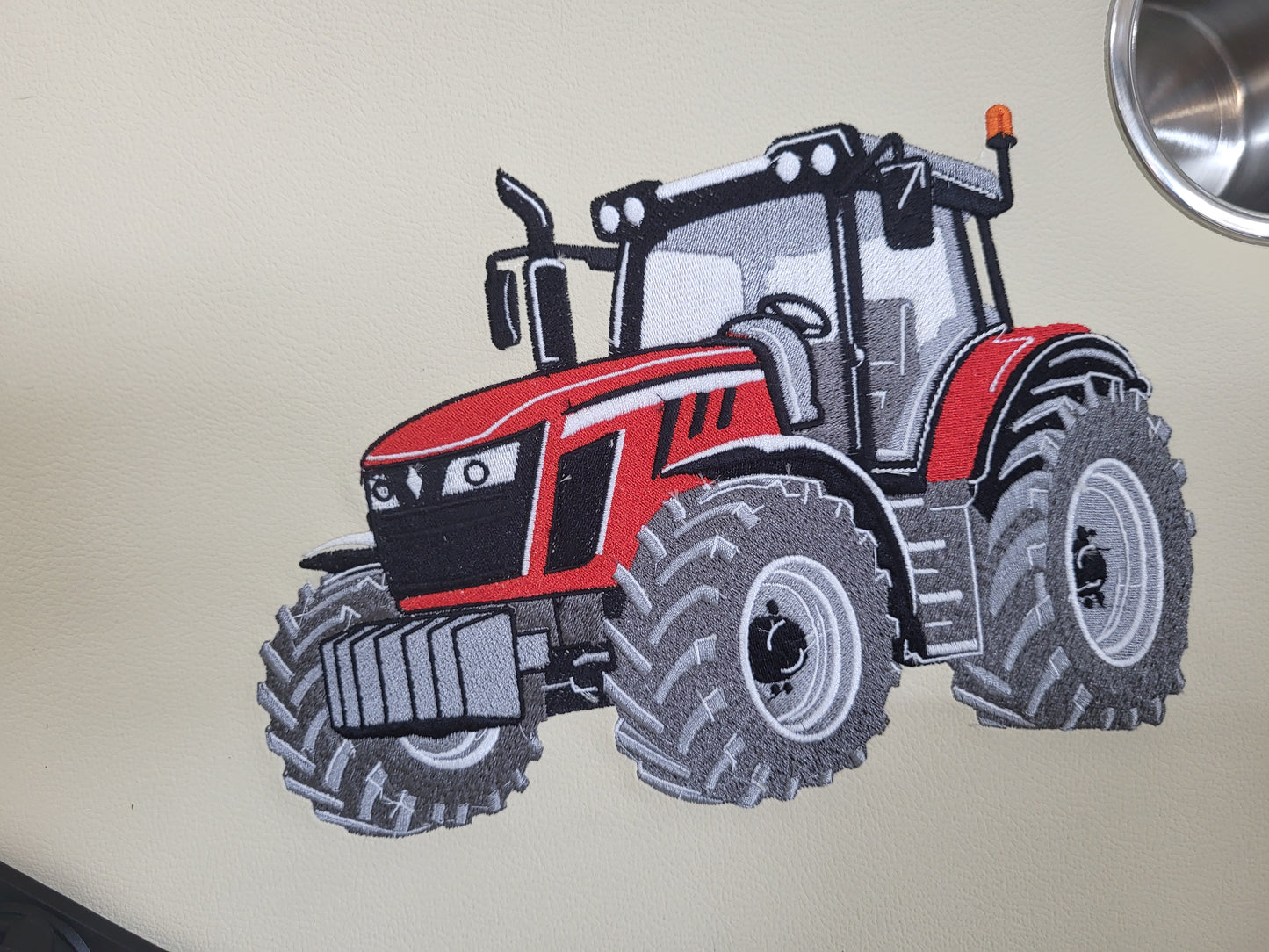 Traktorbord passer til Massey Ferguson 6S